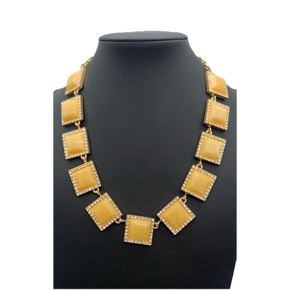 White House Black Market Vanilla Crème Colored Lucite & Rhinestone‎ Necklace